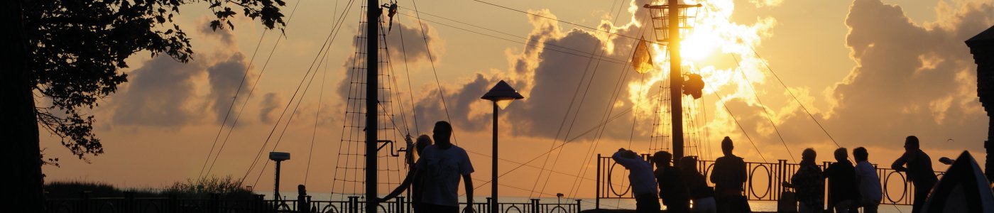 Am Hafen in Kolberg © pixabay.com/andreasmetallerreni