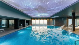 Schwimmbad © Factory Resort