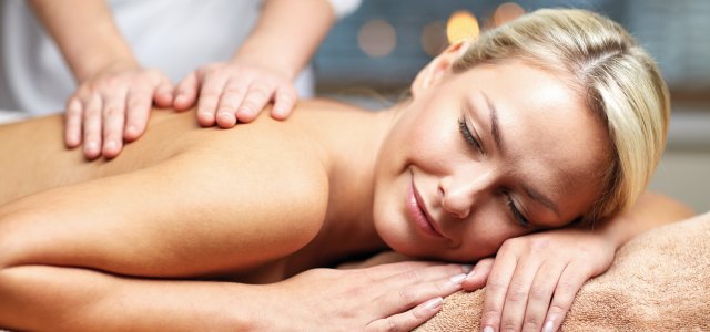 Massage &copy; Syda Productions-stock.adobe.com